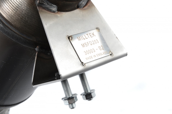Large Bore Downpipe and Hi-Flow Sports Cat mit EG