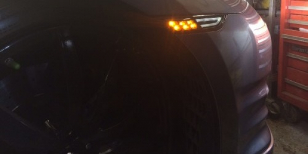 SMOKED SCHWARZ Front LED Seitenblinker Indikatoren mit DRL / Tagfahrlicht