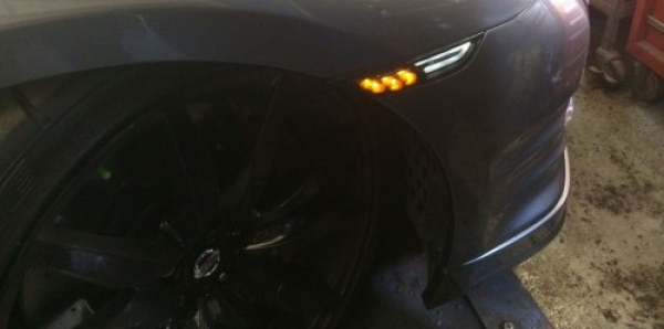 SMOKED SCHWARZ Front LED Seitenblinker Indikatoren mit DRL / Tagfahrlicht