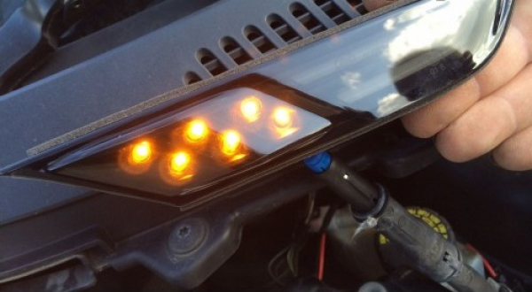 SMOKED SCHWARZ Front LED Seitenblinker Indikatoren mit DRL / Tagfahrlicht